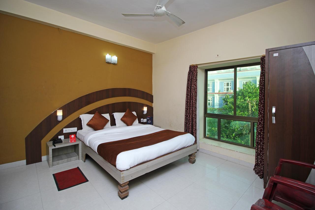 Oyo 7680 Park Lagoon Puri Exterior foto
