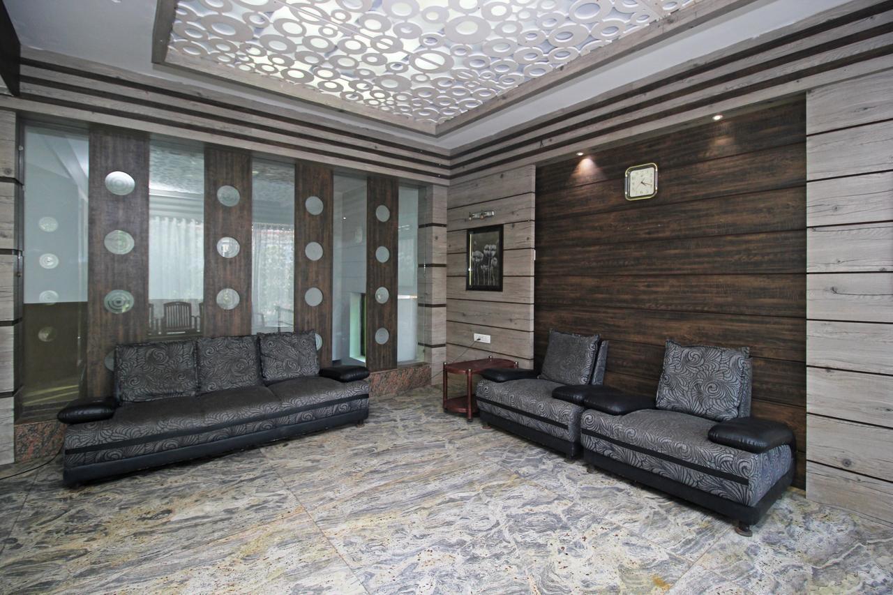 Oyo 7680 Park Lagoon Puri Exterior foto