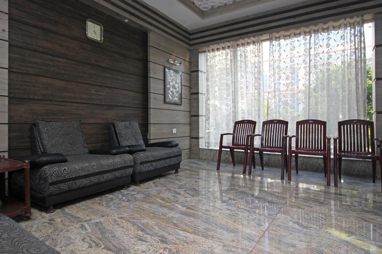 Oyo 7680 Park Lagoon Puri Exterior foto